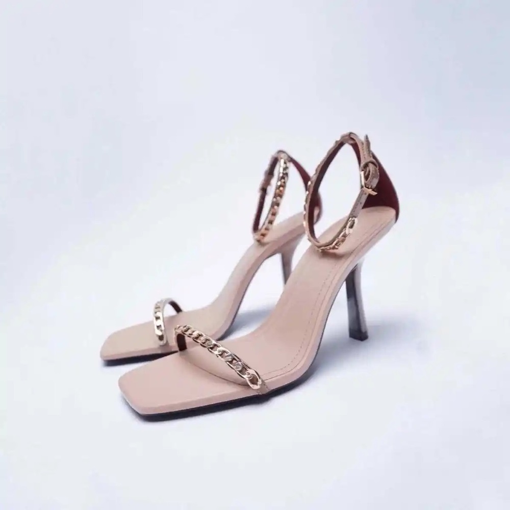 Zara Womens 37 (US 6.5) High Heeled Sandals w/ Chain